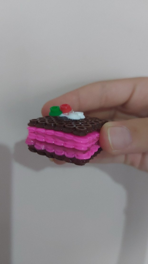 Pasta şeklinde minik hama boncuk kutu - Görsel 2