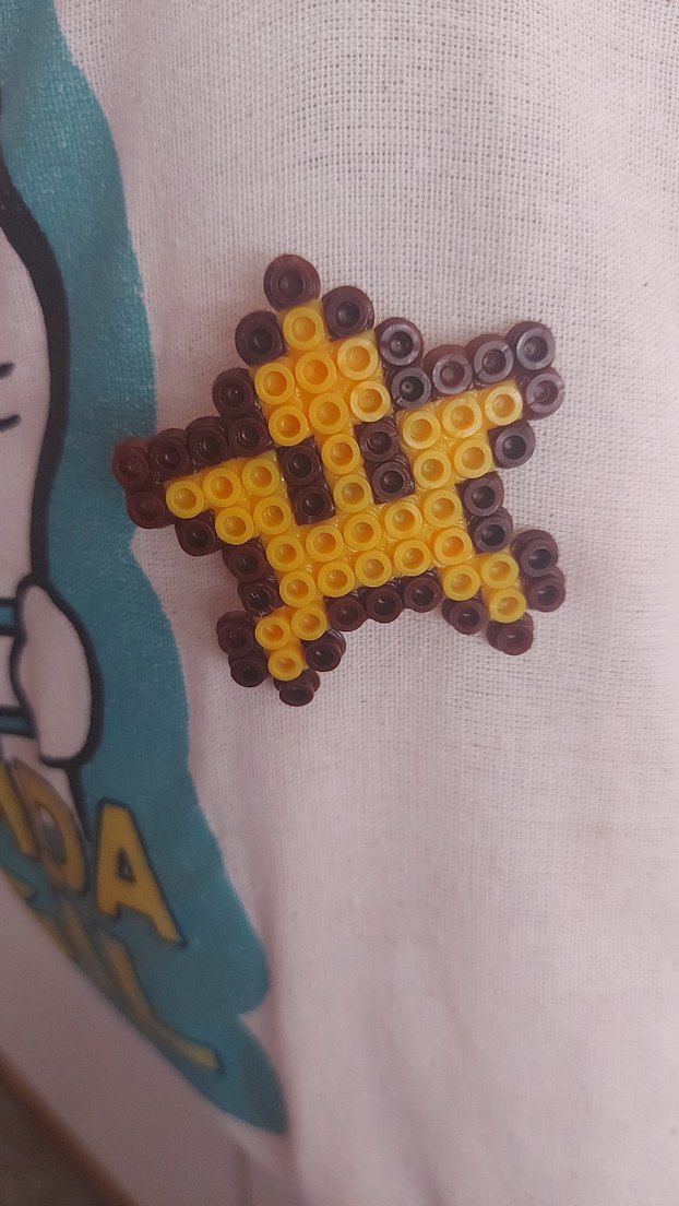 Mario yıldızı hama boncuk rozet/çanta süsü - Görsel 4