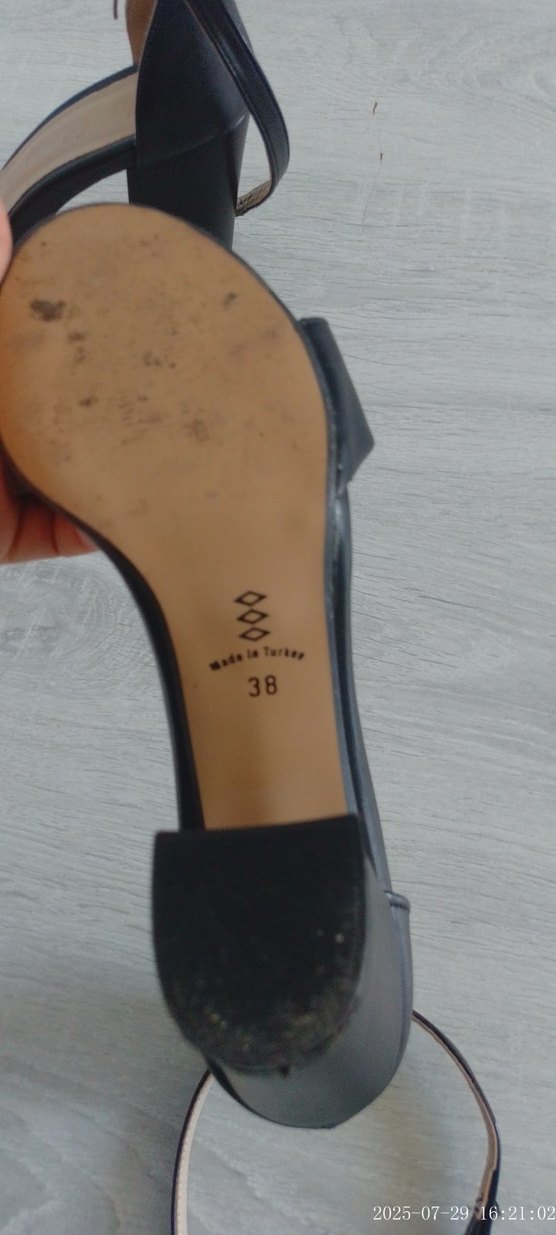 Siyah Parlak Tokalı Topuklu Kadın Ayakkabı - Görsel 3