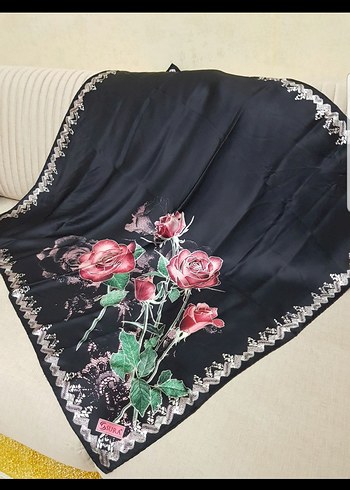 Orjinal Siyah Çiçek Desenli Kadın Ipek SURA Eşarp