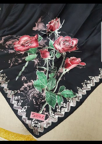 Beden Orjinal Siyah Çiçek Desenli Kadın Ipek SURA Eşarp