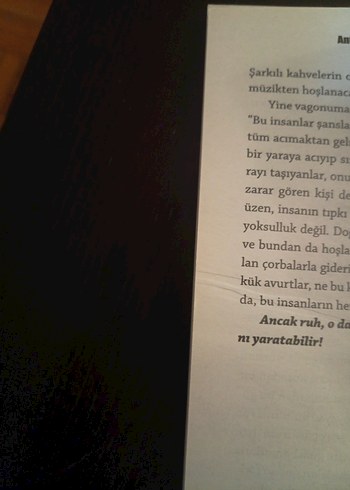 Beden Antoine de Saint-Exupéry - İnsanların Dünyası