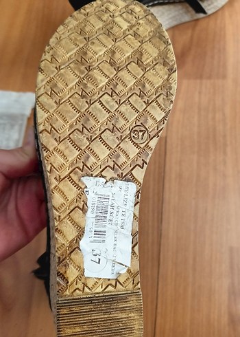Diğer Siyah Süet Kadın Dolgu Topuklu Sandalet