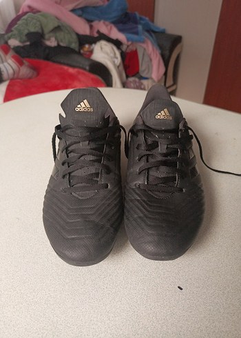 Siyah Adidas Erkek Futbol Ayakkabısı