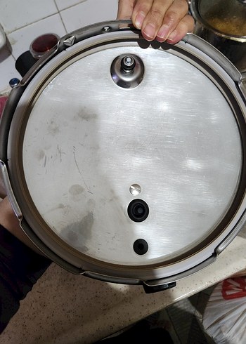 fissler düdüklü Bej Renkli Büyük Çelik Tencere - Görsel 4