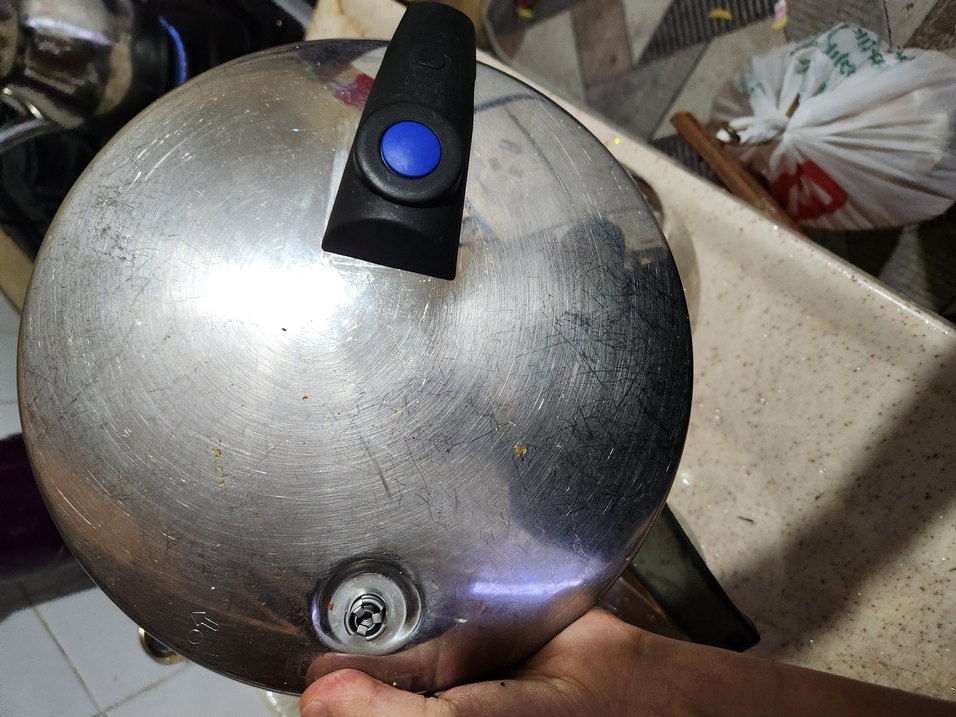 fissler düdüklü Bej Renkli Büyük Çelik Tencere - Görsel 5