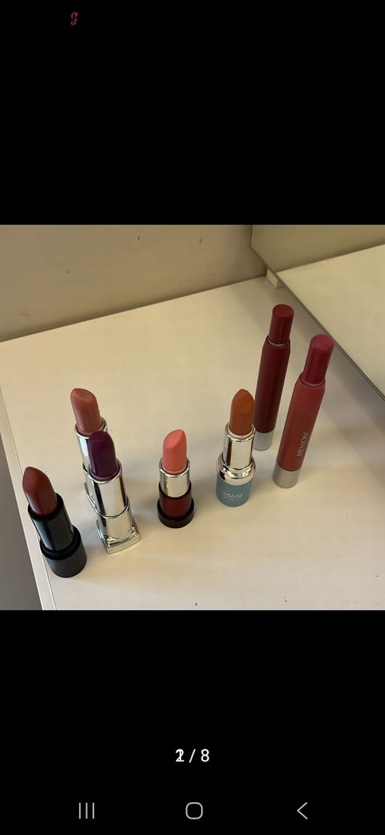 Kırmızı Tonlarda Hafif Renkli Rujlar - Görsel 2