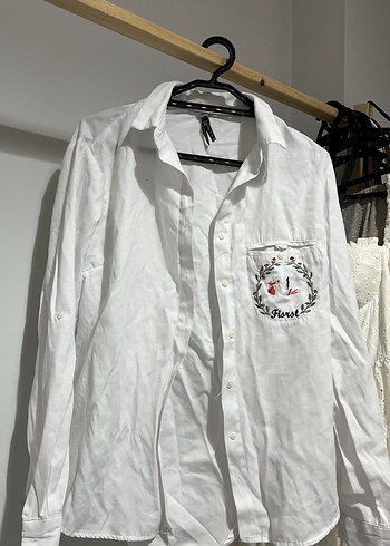 Nakışlı Beyaz Pamuklu Uzun Kollu Kadın Gömlek - Görsel 2