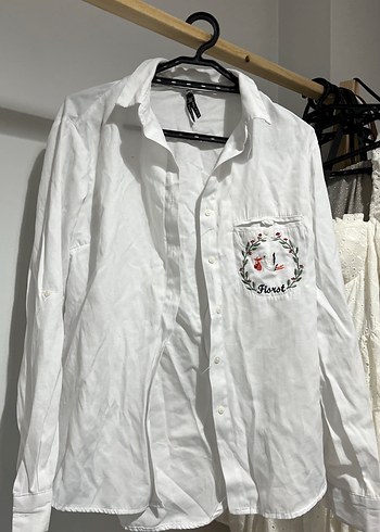 Nakışlı Beyaz Pamuklu Uzun Kollu Kadın Gömlek - Görsel 3