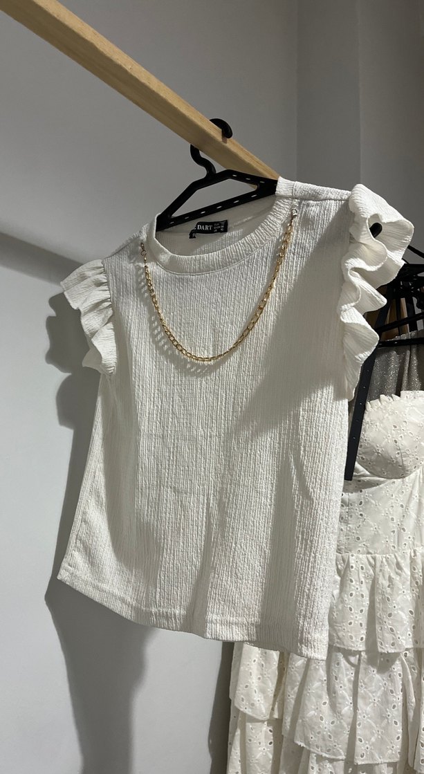 Zincir Detaylı Kısa Keten Bluz - Görsel 2