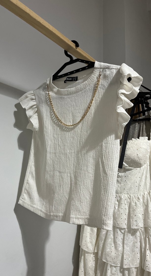 Zincir Detaylı Kısa Keten Bluz - Görsel 3