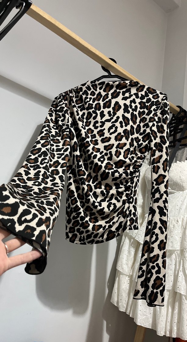 Leopar desenli ispanyol kol bluz - Görsel 2