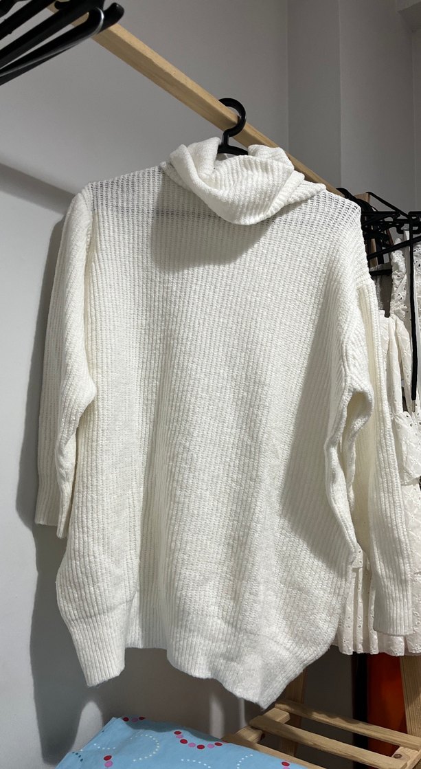 Beyaz Boğazlı Örgü Kadın Kazak - Görsel 2