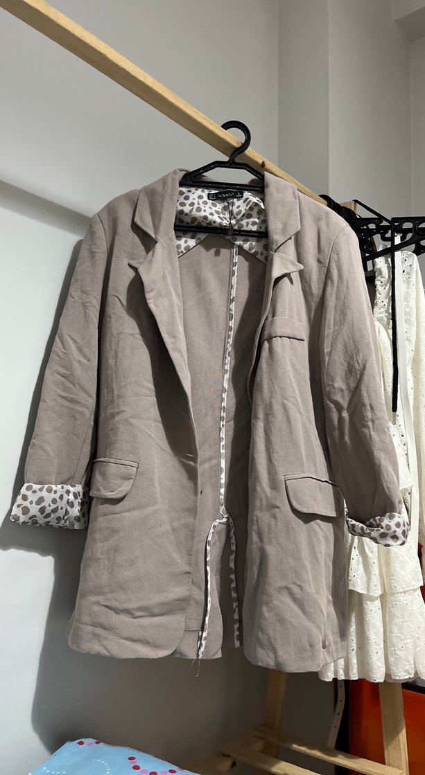 Düğmeli Bej Keten Kadın Blazer - Görsel 3