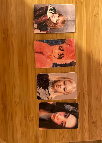 4 ADET BLACKPİNK PHOTO CARD (teklif verebilirsiniz )