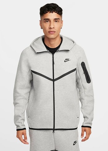 2025 Nike tech fleece