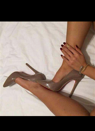 Mare di scarpe marka stiletto