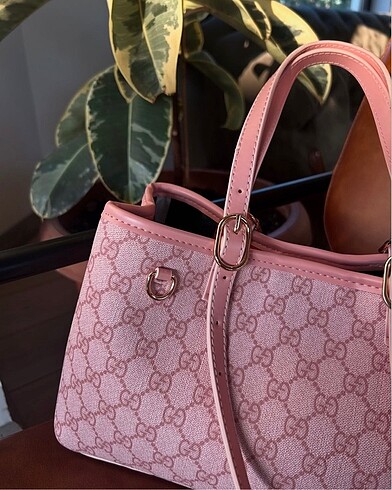  Beden pembe gucci