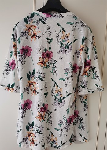 Çiçek Desenli Beyaz Midi Kimono - Görsel 2