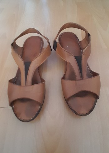 Bej Deri Kadın Dolgu Topuklu Sandalet - Görsel 3