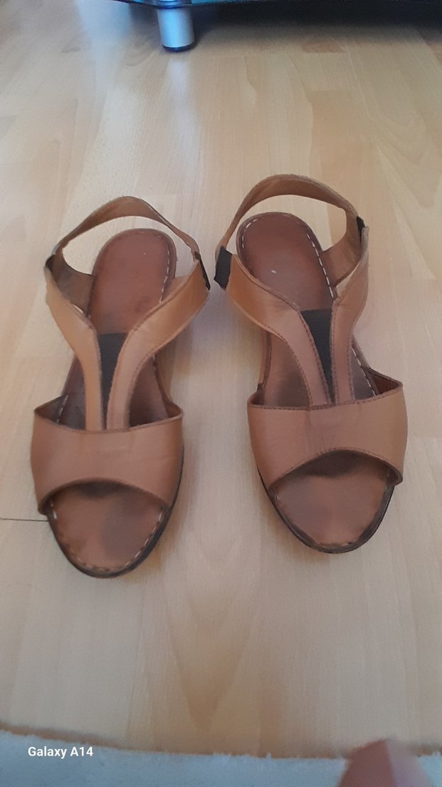 Bej Deri Kadın Dolgu Topuklu Sandalet - Görsel 3