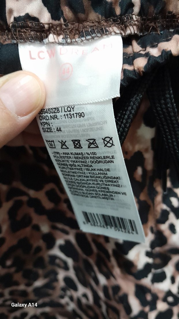 Kahverengi Leopar Desenli Kadın Mini Şort - Görsel 4