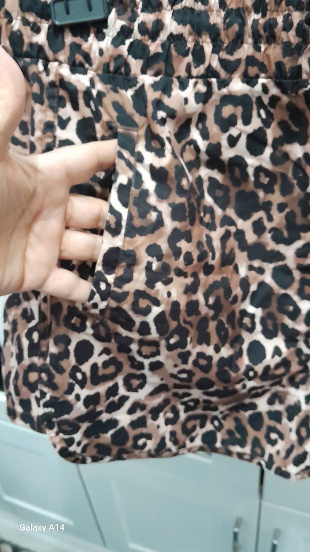 Kahverengi Leopar Desenli Kadın Mini Şort - Görsel 3