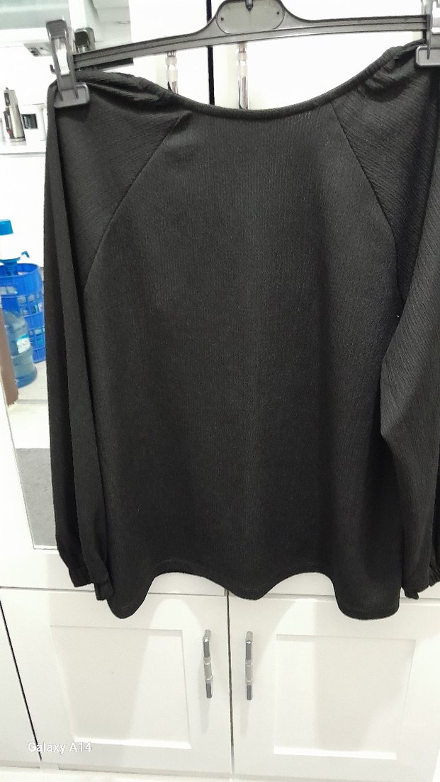 Siyah V Yaka Uzun Kollu Kadın Bluz - Görsel 2