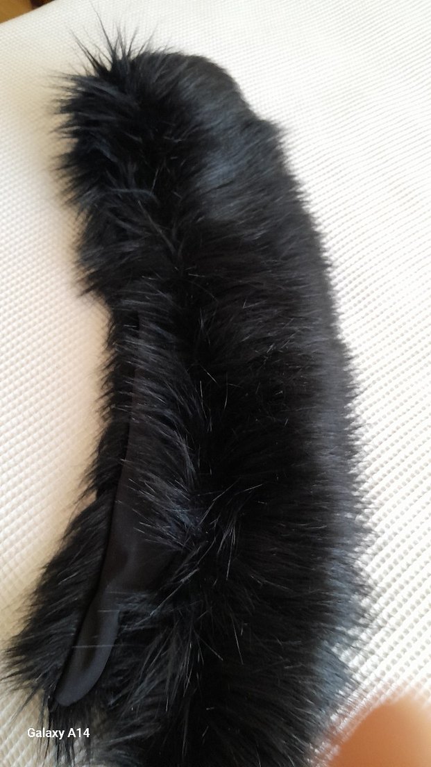 Kadın Siyah Uzun Kürk Detaylı Şal - Görsel 2