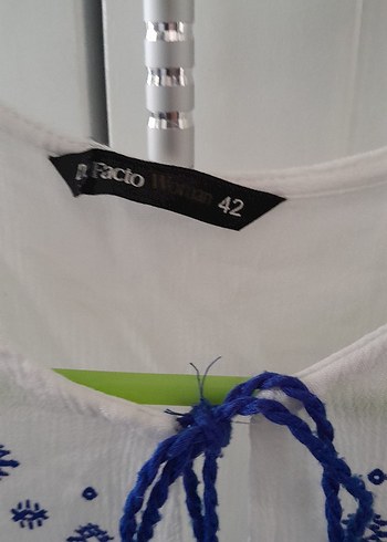 Püsküllü Nakışlı Beyaz bluz - Görsel 3