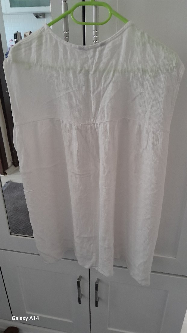 Püsküllü Nakışlı Beyaz bluz - Görsel 5