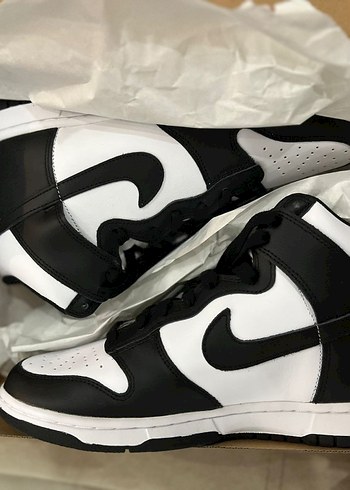 Nike Beyaz-Siyah Basketbol Ayakkabısı
