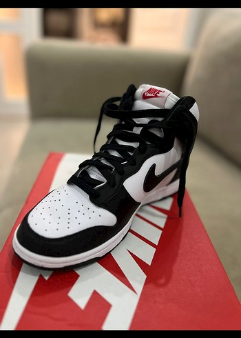 41 Beden Nike Beyaz-Siyah Basketbol Ayakkabısı