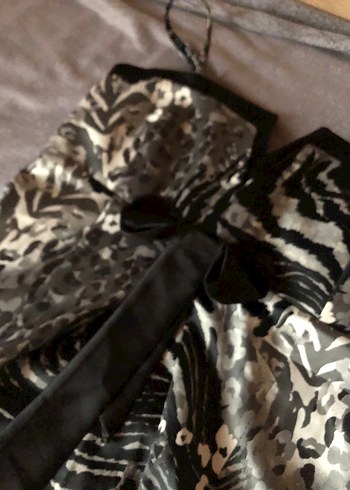 Askılı Kurdele Detaylı Siyah Beyaz Gri Karışık Desenli Elbise - Görsel 3