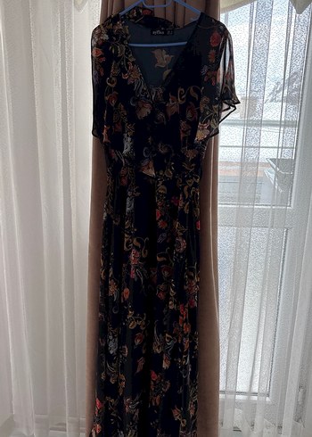 Bohem Tarzı Uzun Desenli V Yakalı Elbise - Görsel 2