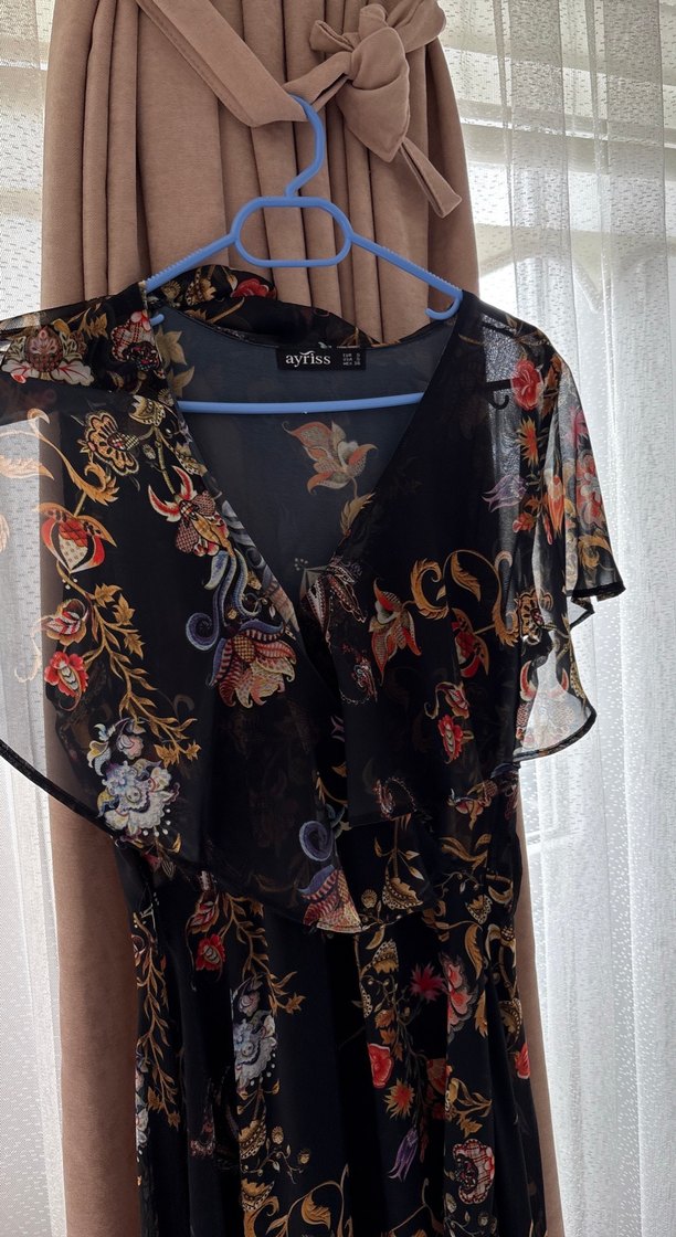 Bohem Tarzı Uzun Desenli V Yakalı Elbise - Görsel 3