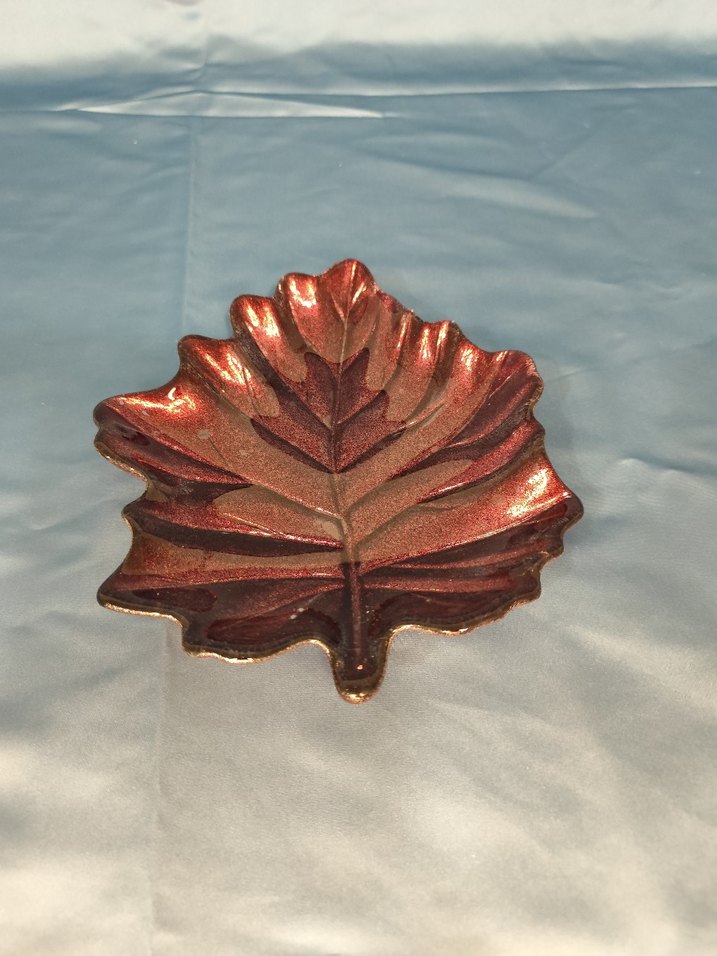 Bordo Yaprak Şeklinde Dekoratif Tabak - Görsel 2