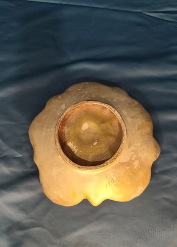 Çiçek şeklinde üzeri el boyası alçı tabak - Görsel 5