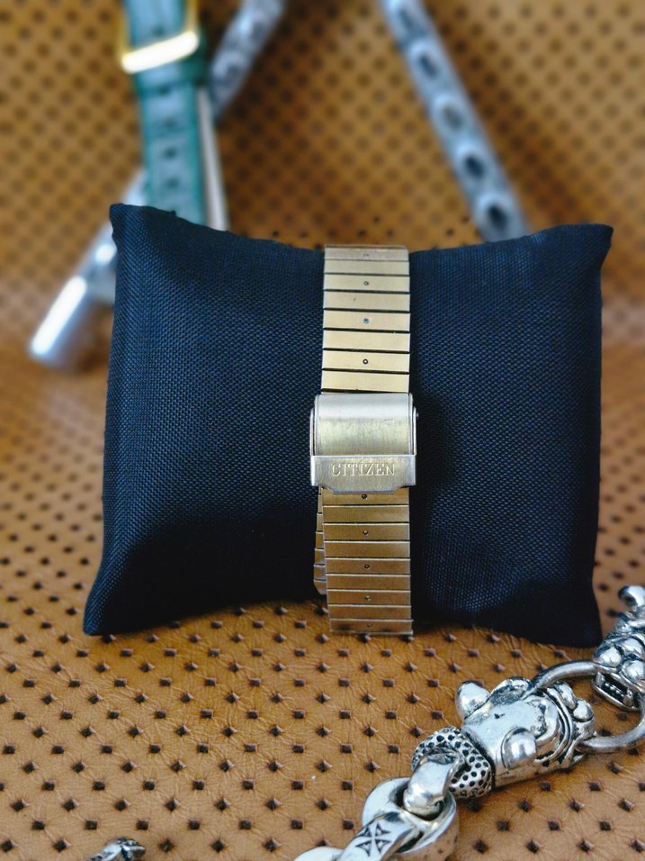 Citizen Altın Renk Kol Saati - Görsel 4