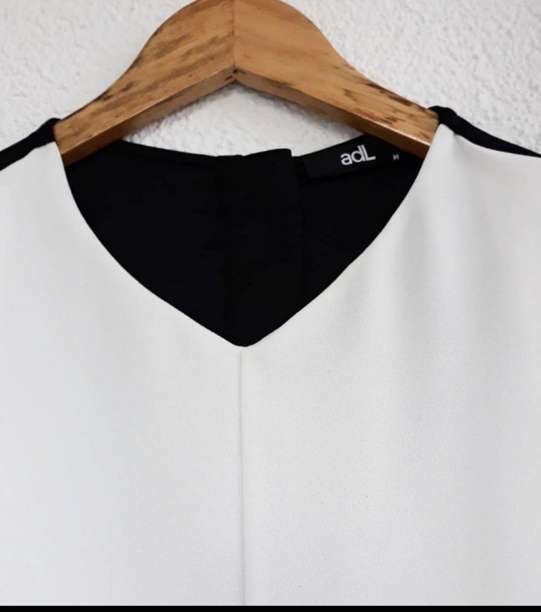 V Yaka Kolsuz Beyaz Siyah Bluz - Görsel 2