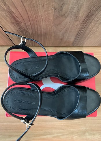 Stradivarius Siyah Gotik Platform Topuklu Kadın Sandalet