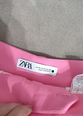 Zara Düğmeli Pembe Mini Şort