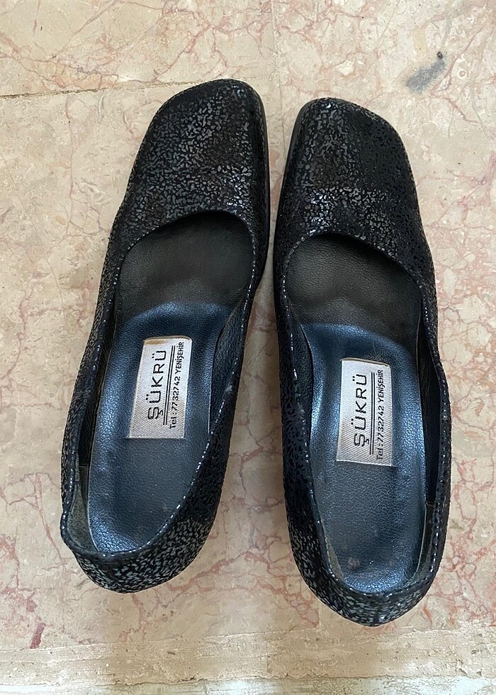 siyah topuklu ayakkabı - Görsel 2