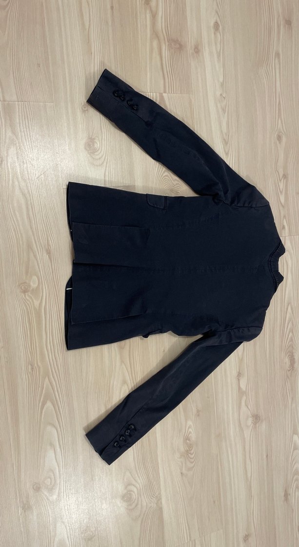 Şıklığın Simgesi: Siyah Klasik Blazer Ceket — görsel 3/4
