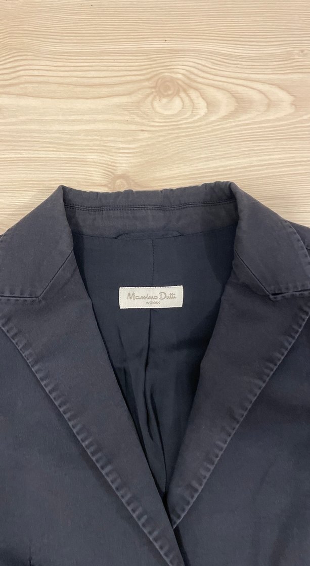 Şıklığın Simgesi: Siyah Klasik Blazer Ceket — görsel 2/4