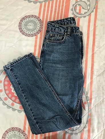 Mom Jean