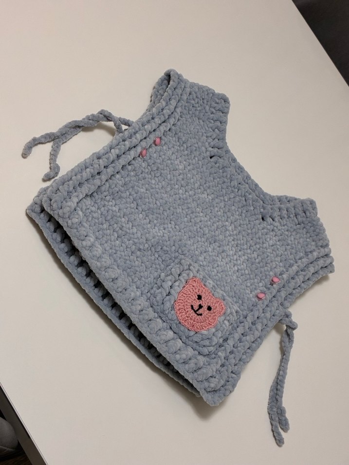Gri Nakışlı Bebek Önlüğü - Görsel 3