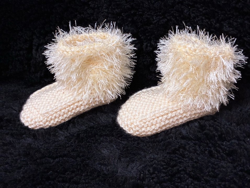 Beyaz Kürklü Kız Çocuk Triko Bot - Görsel 3