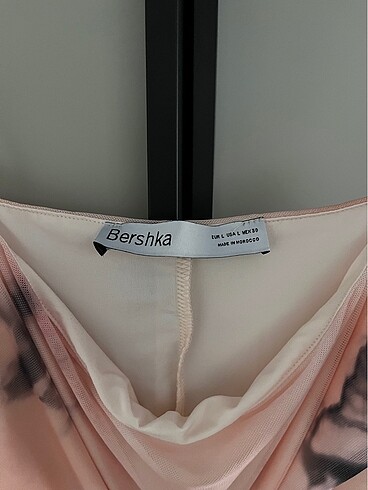 Bershka Bershka pembe desenli askılı midi elbise