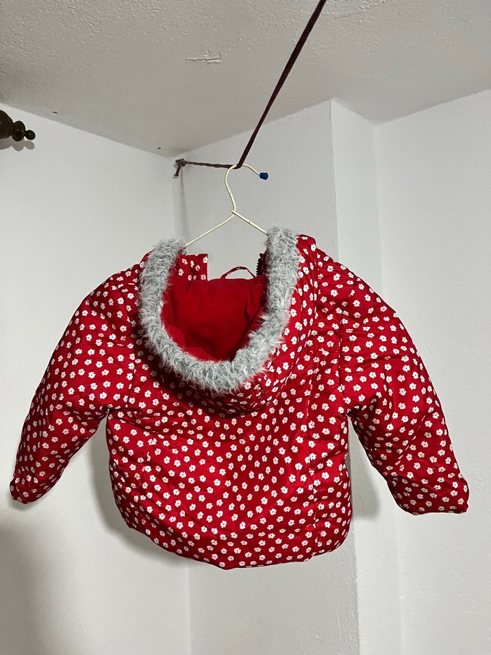 Kız Çocuk Kırmızı Puantiyeli Düğmeli Mont - Görsel 2